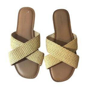 OLD NAVY Sandals Women Size 8 Cream Cross Band San Totally Natural Flat Shoes